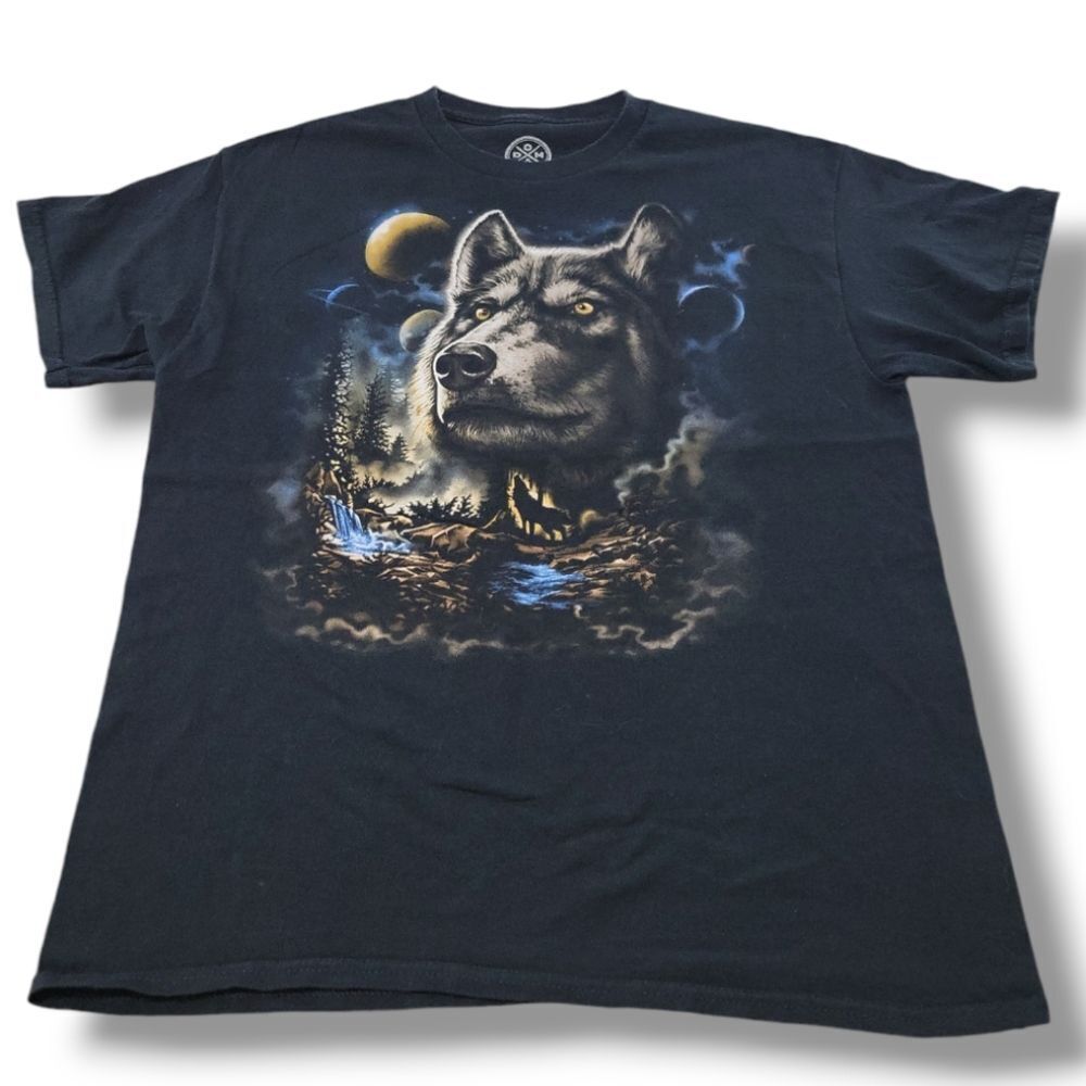 DOM Shirt Size Large L Wolf Howling At The Moon Nature Tee Graphic Print T-Shirt